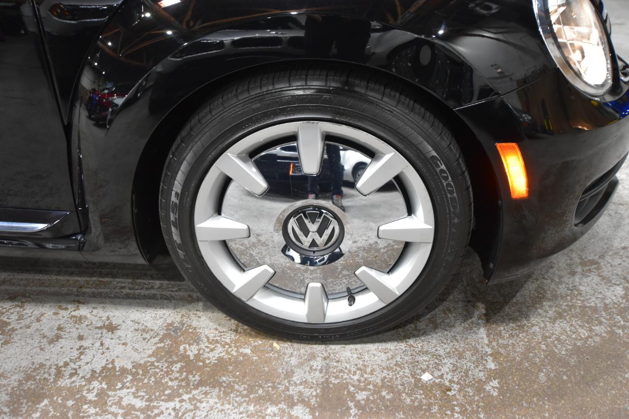 Volkswagen Beetle 2.5L PZEV W/SOUND/NAV 2012