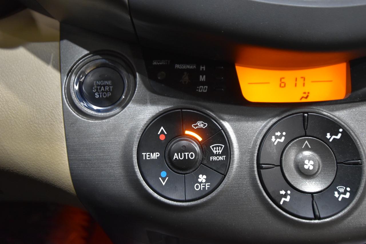 Toyota RAV4 4WD 4dr 4-cyl 4-Spd AT Ltd (Natl) 2010