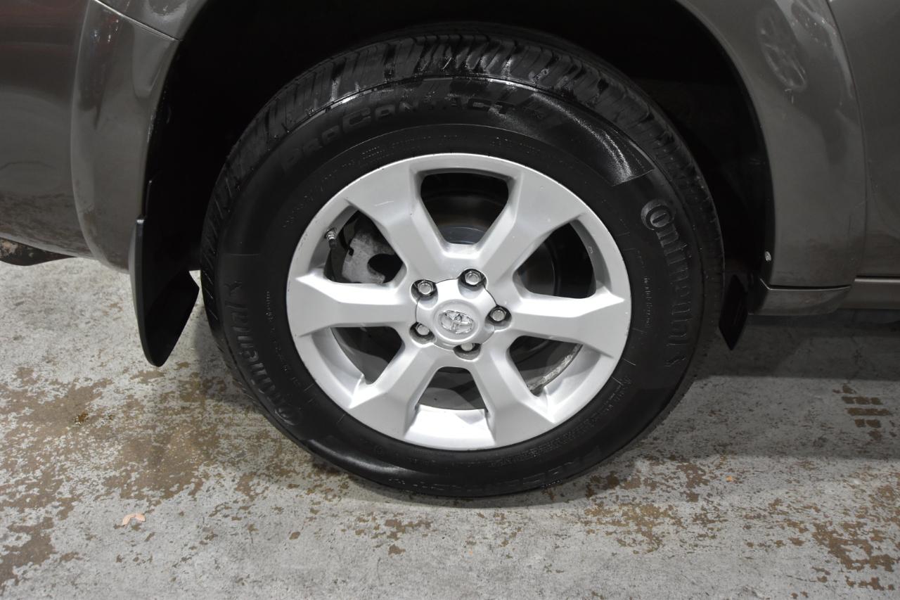 Toyota RAV4 4WD 4dr 4-cyl 4-Spd AT Ltd (Natl) 2010