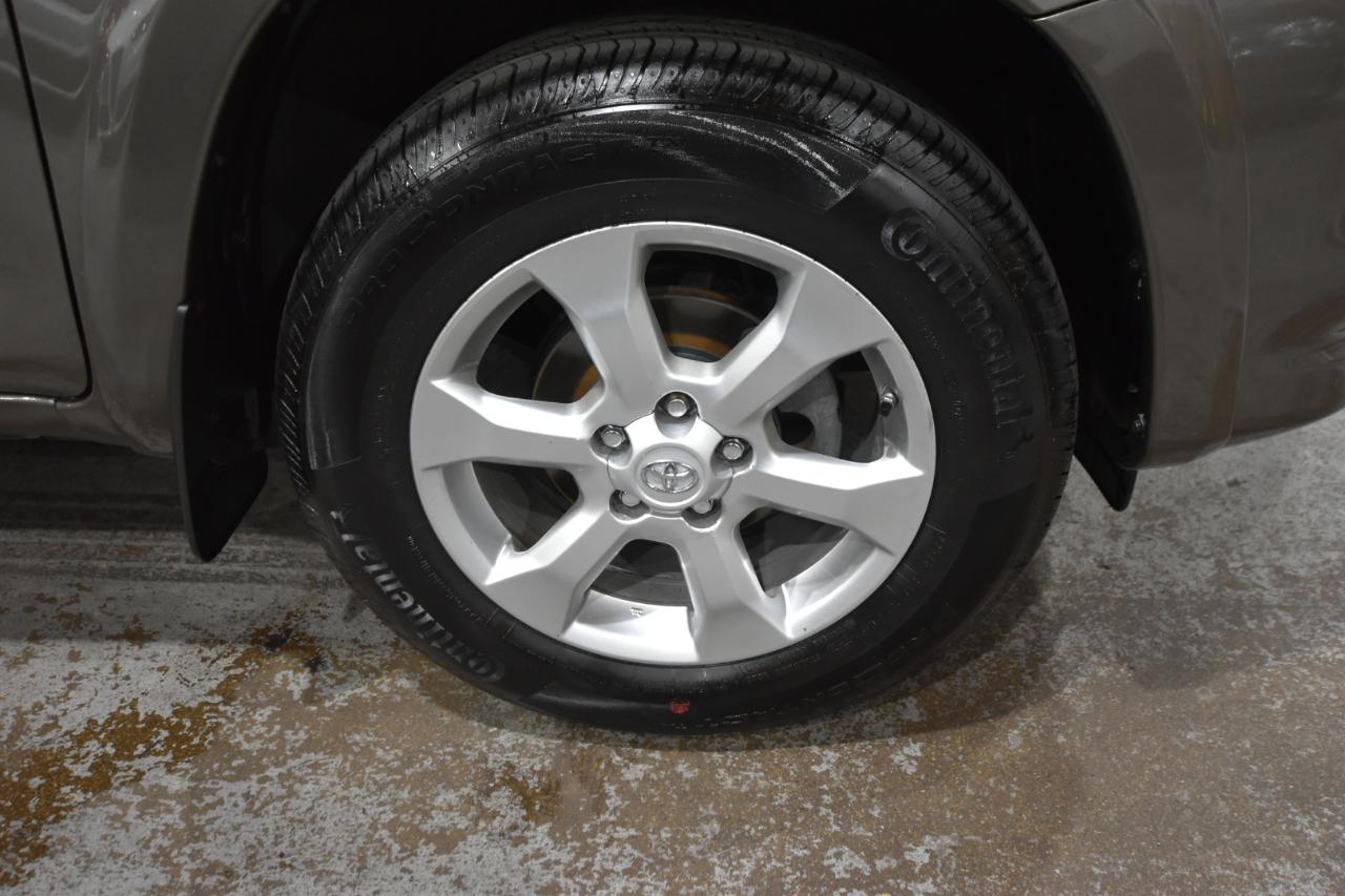 Toyota RAV4 4WD 4dr 4-cyl 4-Spd AT Ltd (Natl) 2010