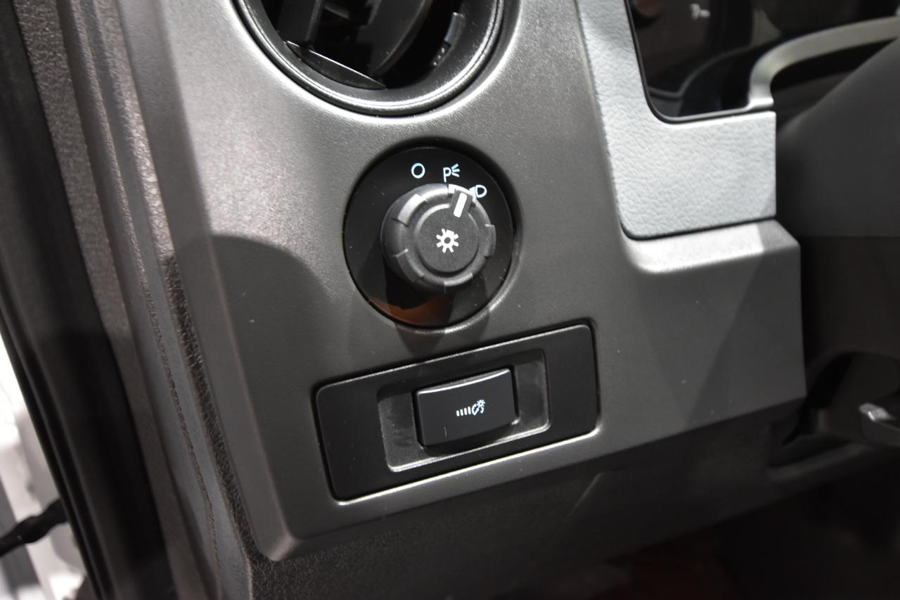 Ford F-150 2WD Reg Cab 145" XL 2013