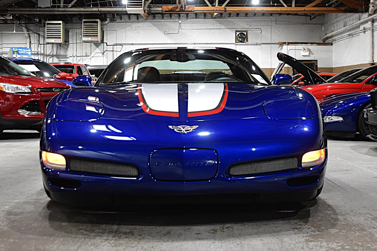 Chevrolet Corvette 2dr Z06 Hardtop 2004