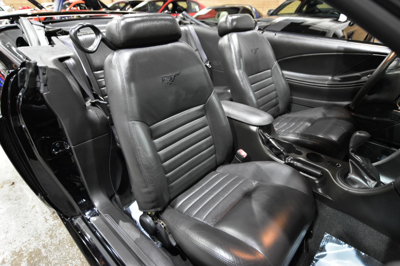 Ford Mustang 2dr Conv GT Deluxe 2004