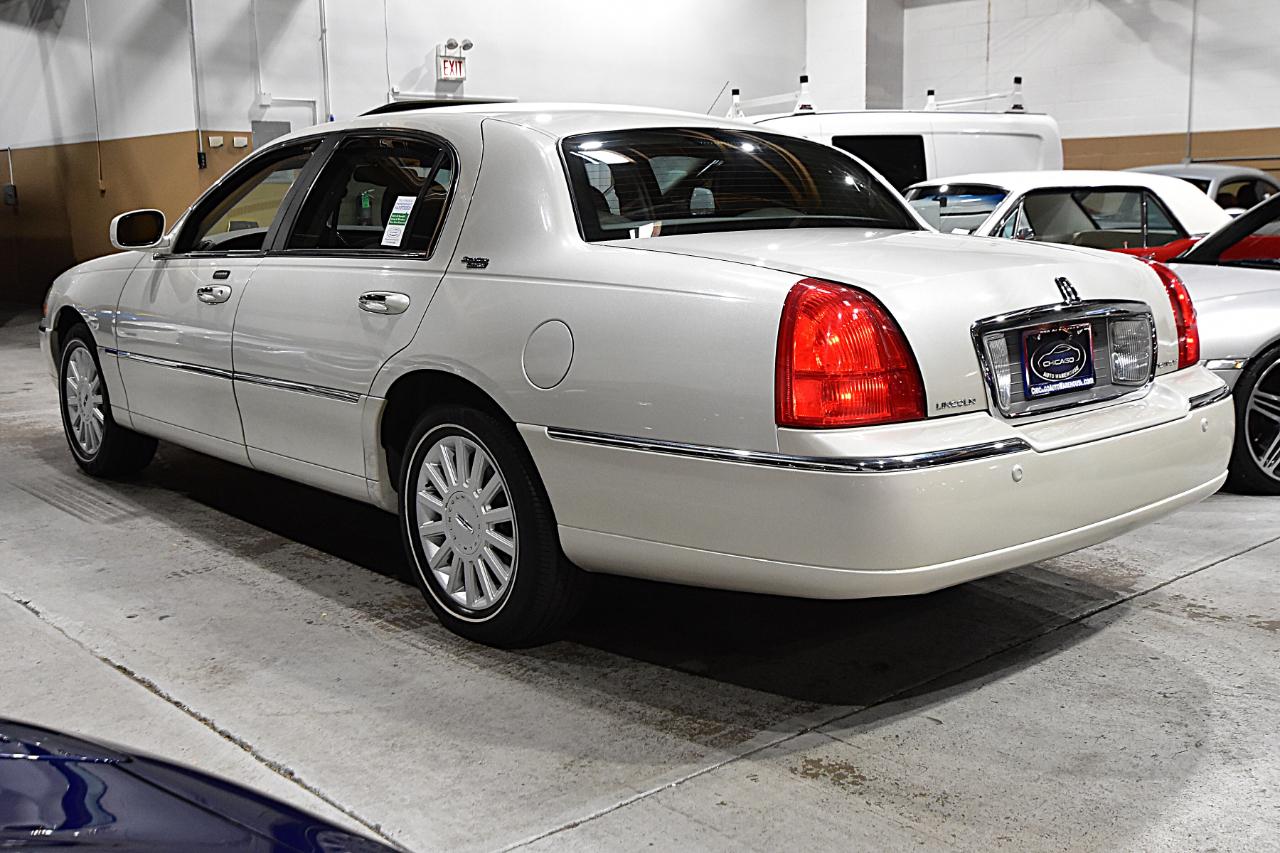 Lincoln Town Car 4dr Sdn Signature Limited 2005