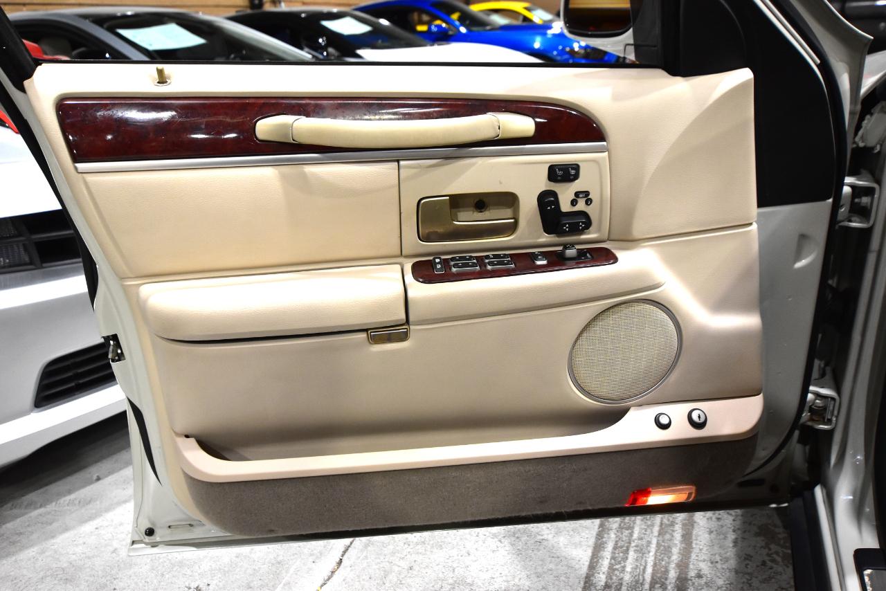 Lincoln Town Car 4dr Sdn Signature Limited 2005