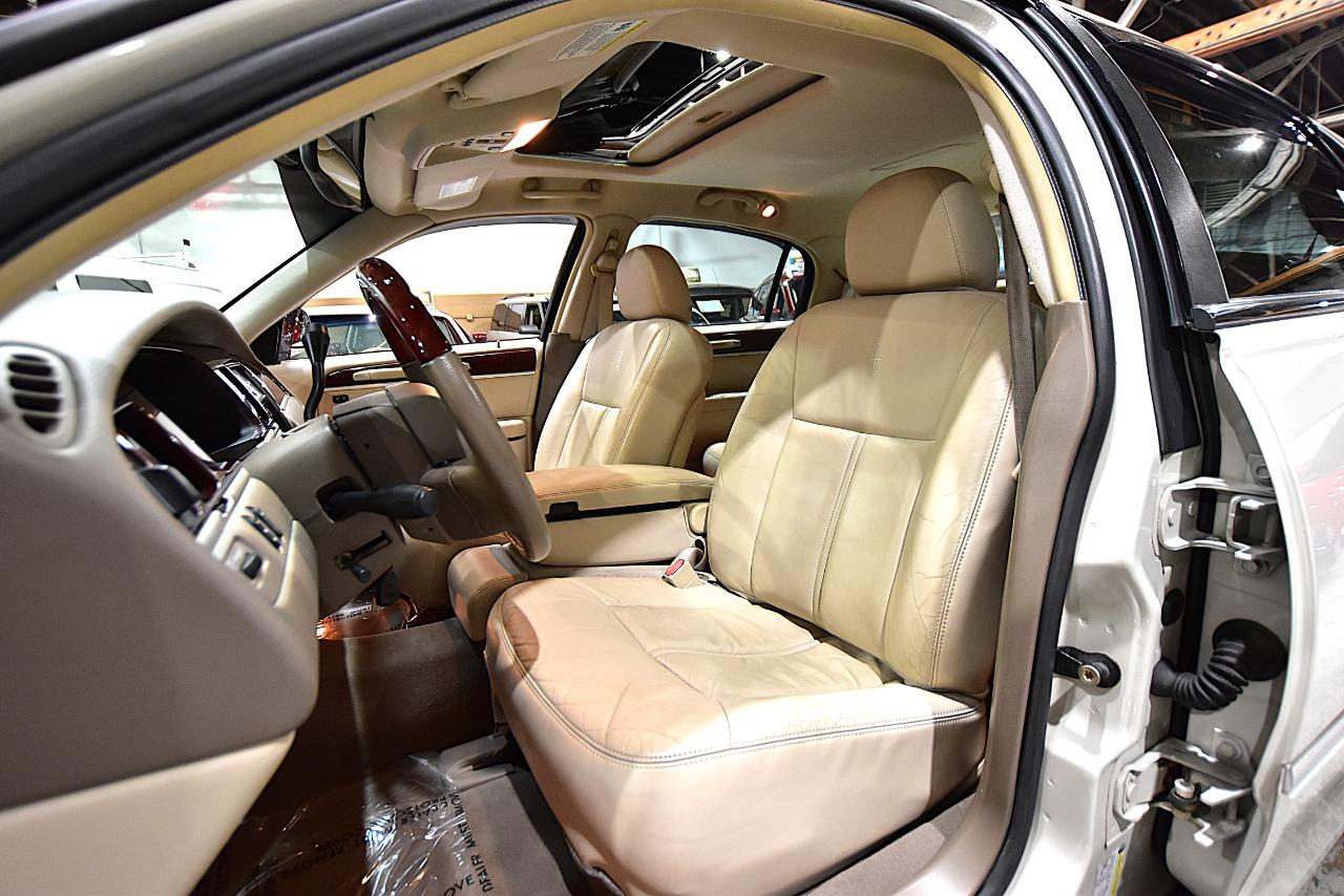 Lincoln Town Car 4dr Sdn Signature Limited 2005