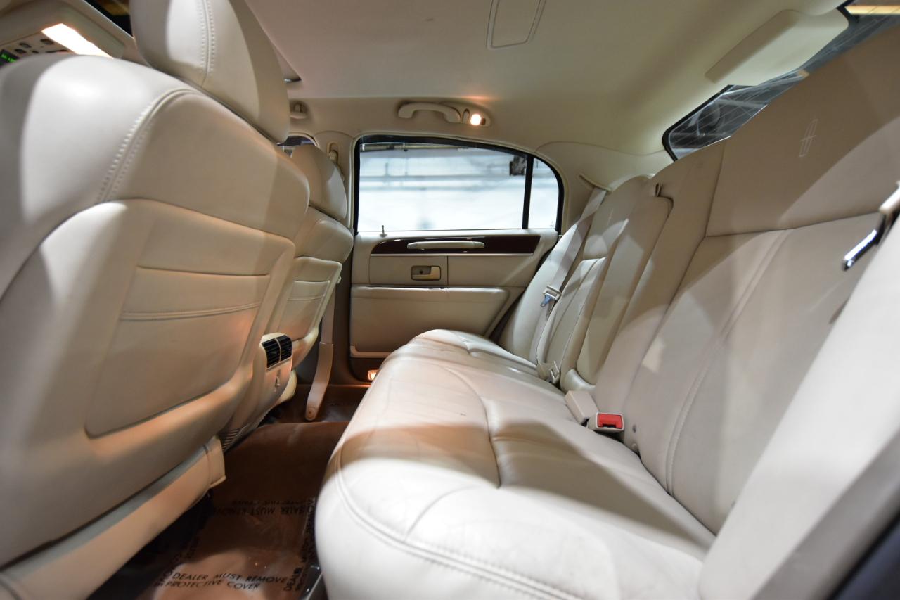 Lincoln Town Car 4dr Sdn Signature Limited 2005