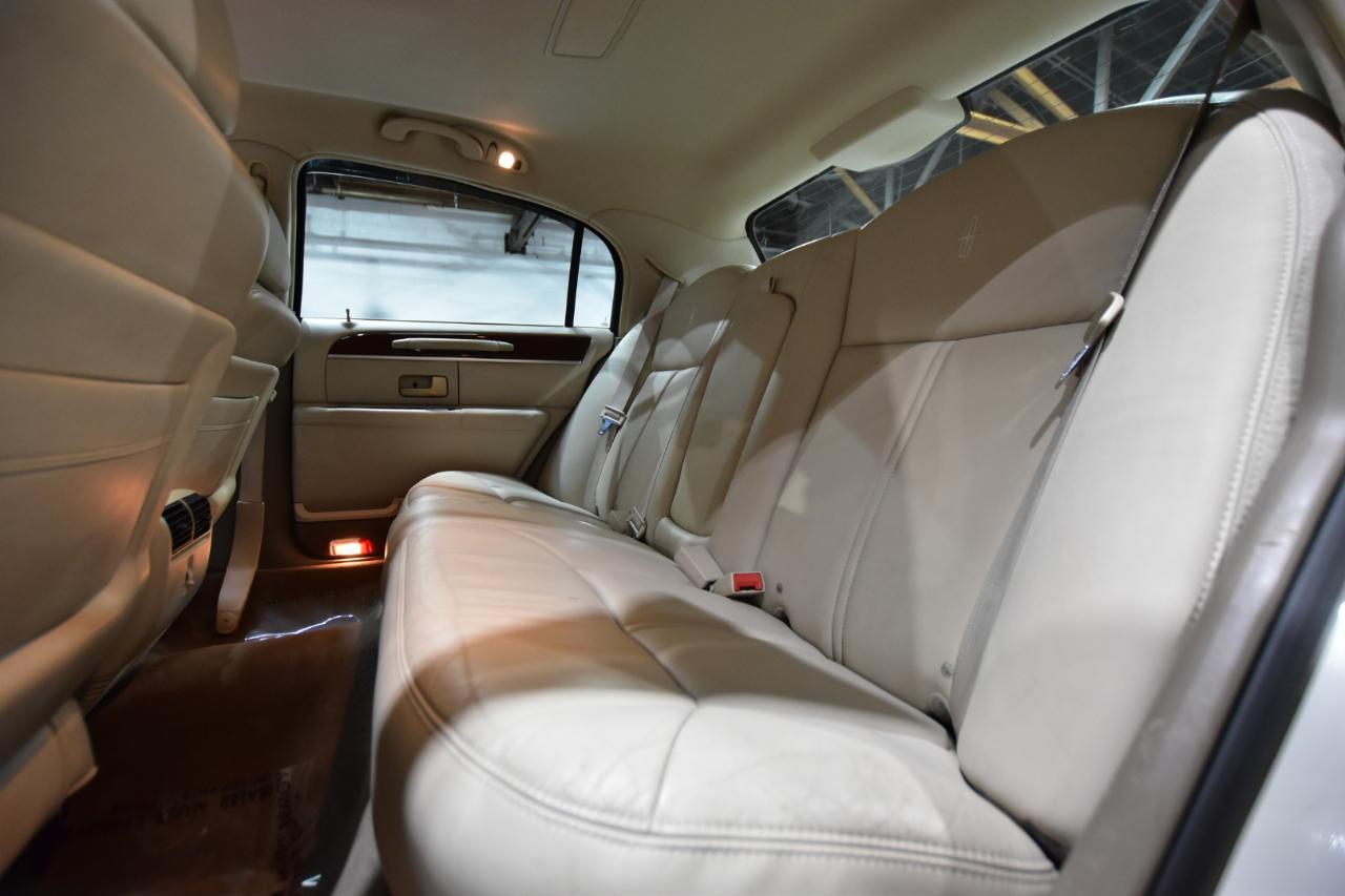 Lincoln Town Car 4dr Sdn Signature Limited 2005