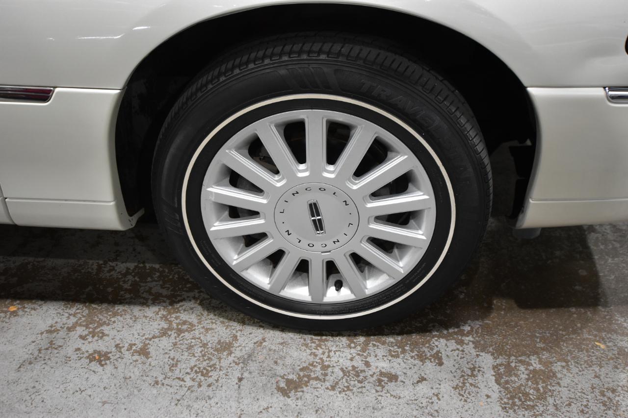 Lincoln Town Car 4dr Sdn Signature Limited 2005