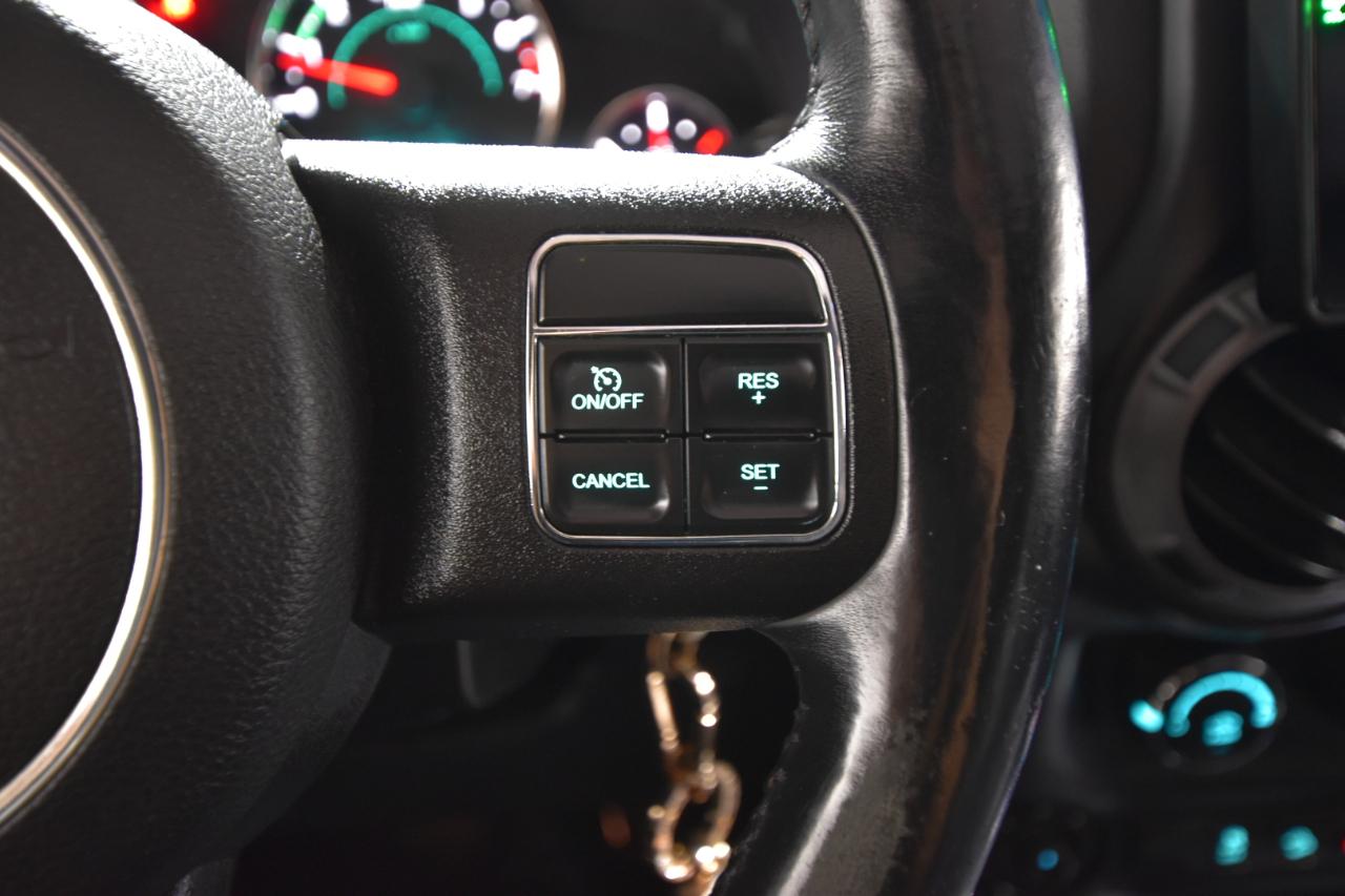 Jeep Wrangler Unlimited 4WD 4dr Willys Wheeler 2015