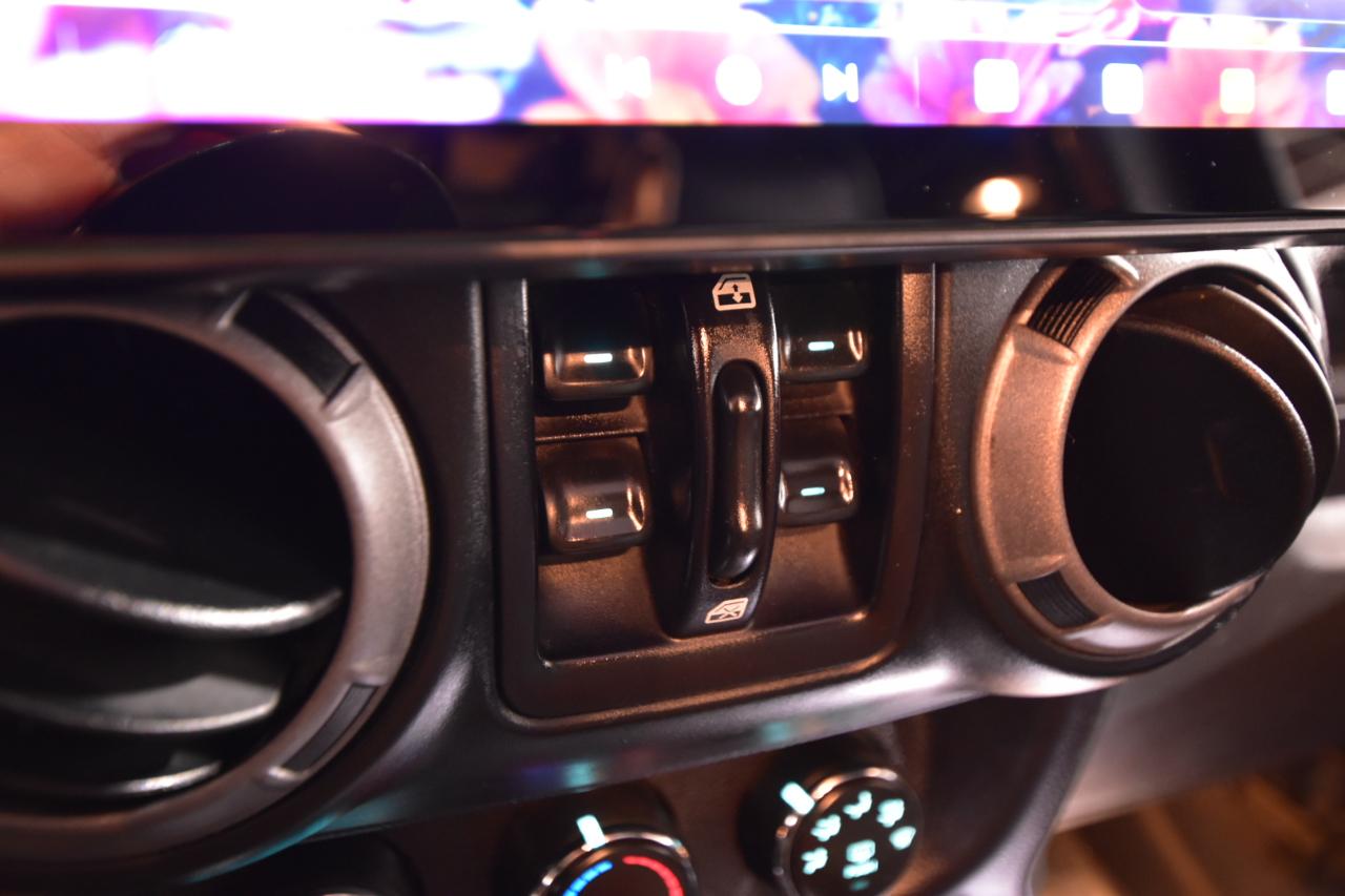 Jeep Wrangler Unlimited 4WD 4dr Willys Wheeler 2015