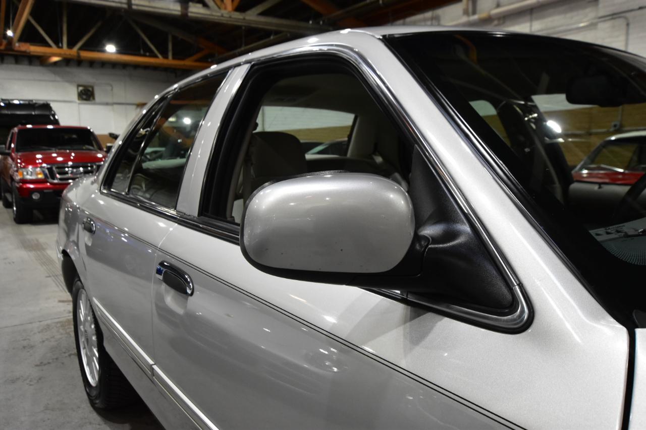 Mercury Grand Marquis 4dr Sdn LS 2008