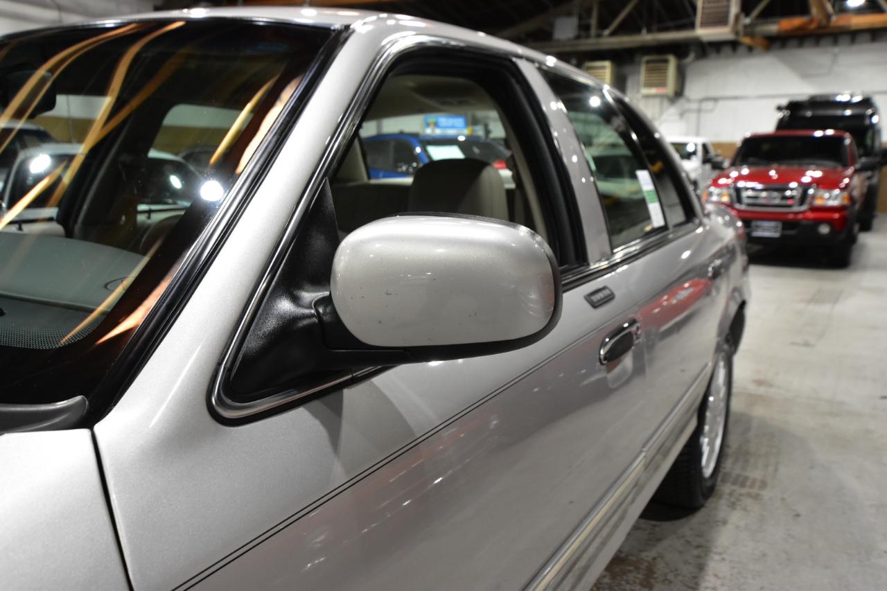Mercury Grand Marquis 4dr Sdn LS 2008