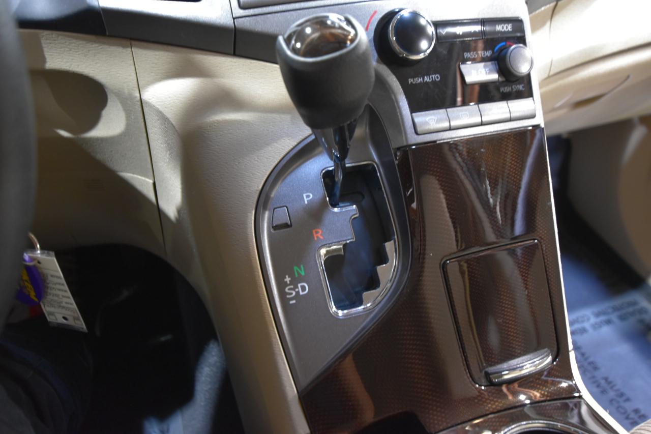 Toyota Venza 4dr Wgn I4 FWD (Natl) 2009