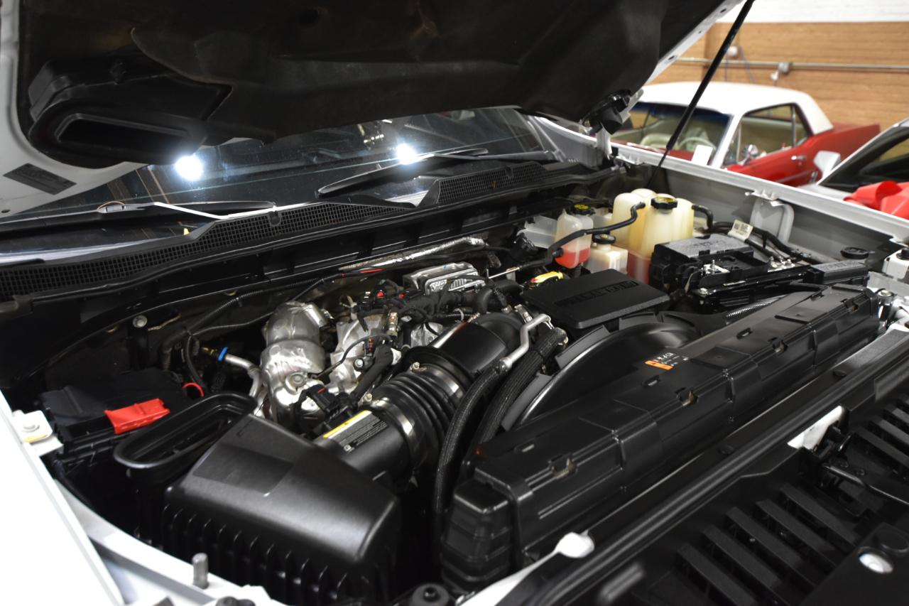Chevrolet Silverado 3500HD 4WD Crew Cab 172" LT 2023