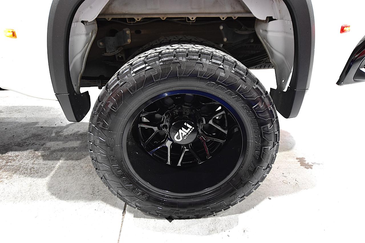 Chevrolet Silverado 3500HD 4WD Crew Cab 172" LT 2023
