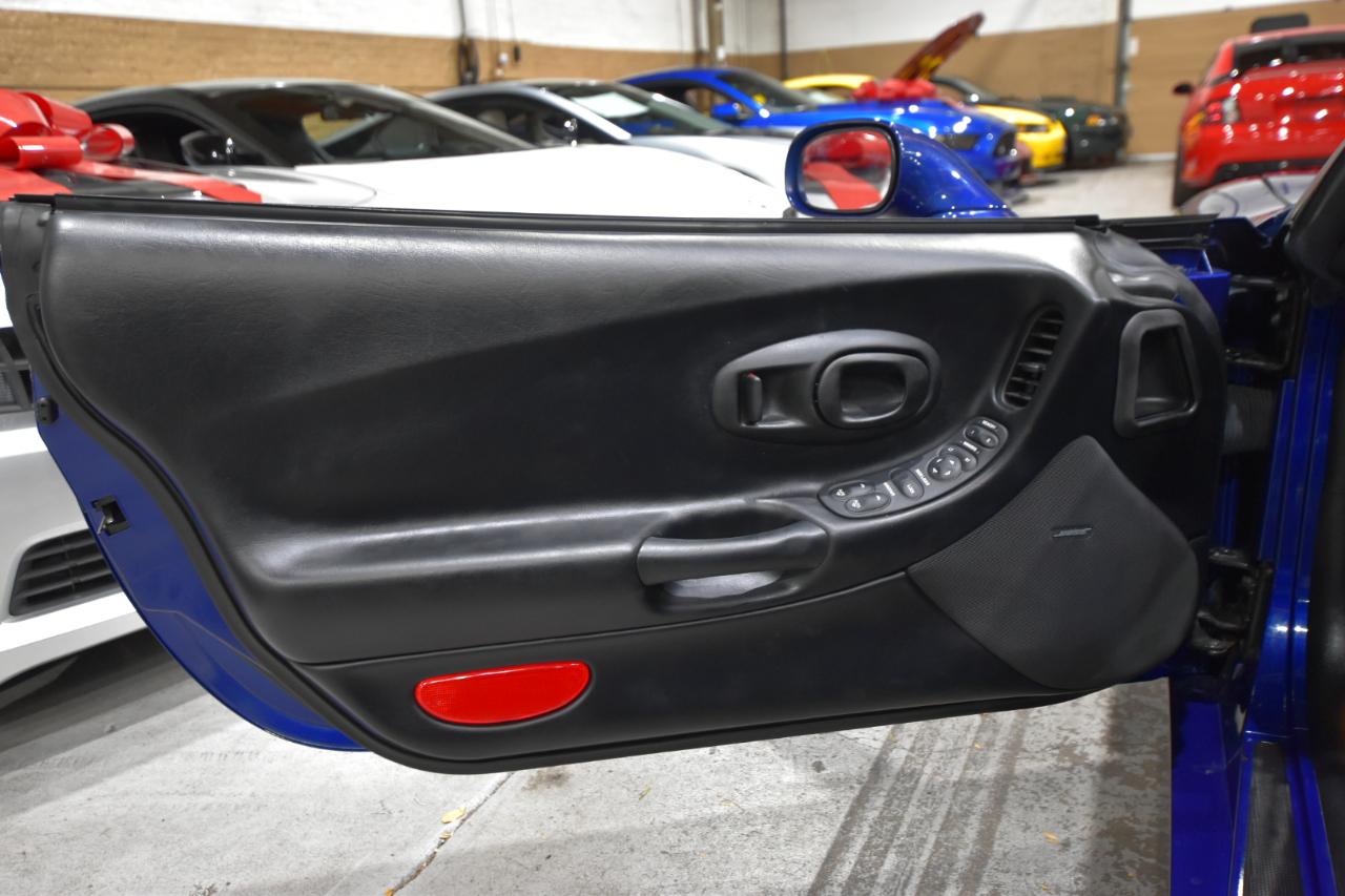 Chevrolet Corvette 2dr Z06 Hardtop 2004