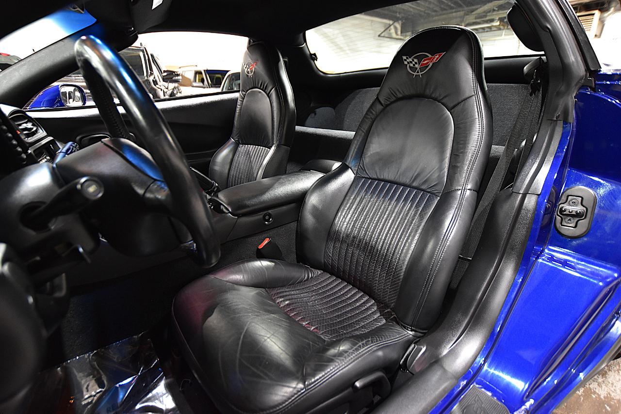 Chevrolet Corvette 2dr Z06 Hardtop 2004