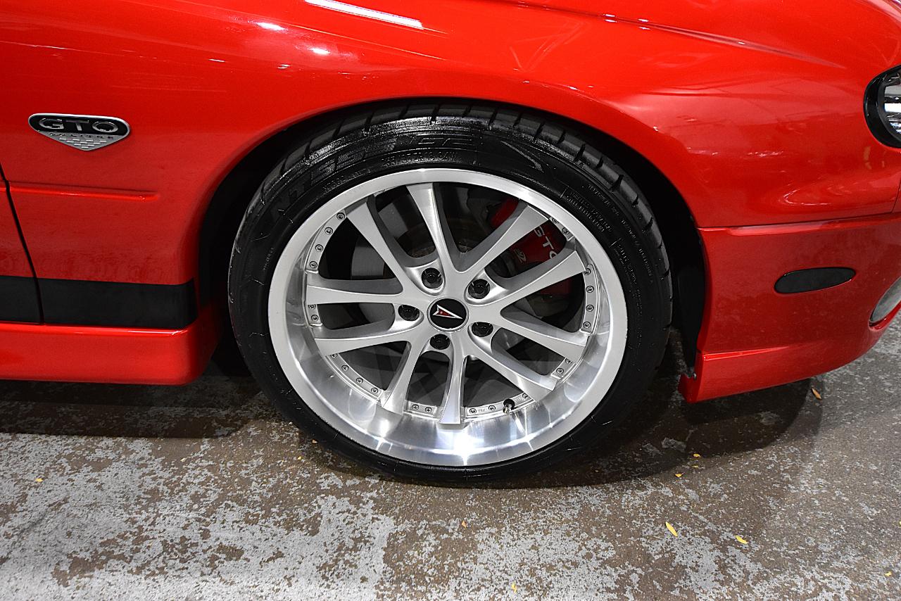 Pontiac GTO 2dr Cpe 2006