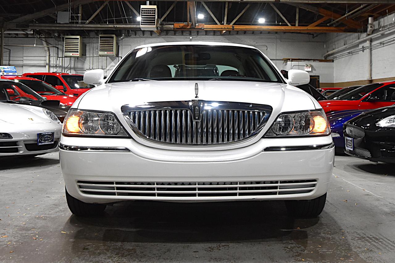Lincoln Town Car 4dr Sdn Signature Limited 2008