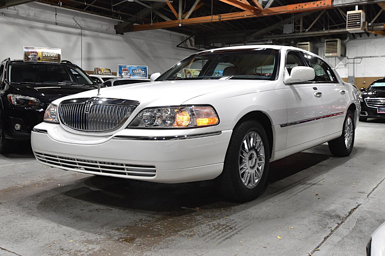 Lincoln Town Car 4dr Sdn Signature Limited 2008