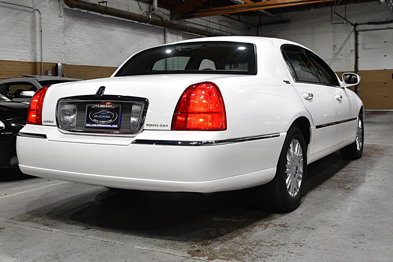 Lincoln Town Car 4dr Sdn Signature Limited 2008