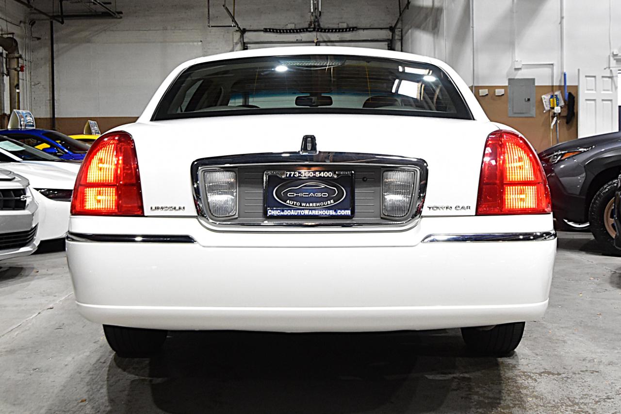 Lincoln Town Car 4dr Sdn Signature Limited 2008