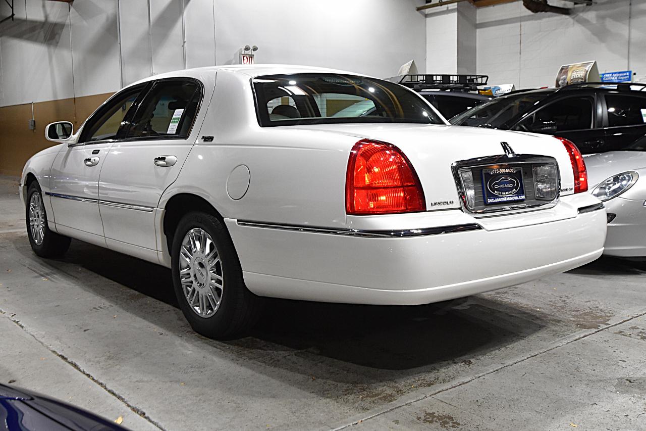 Lincoln Town Car 4dr Sdn Signature Limited 2008