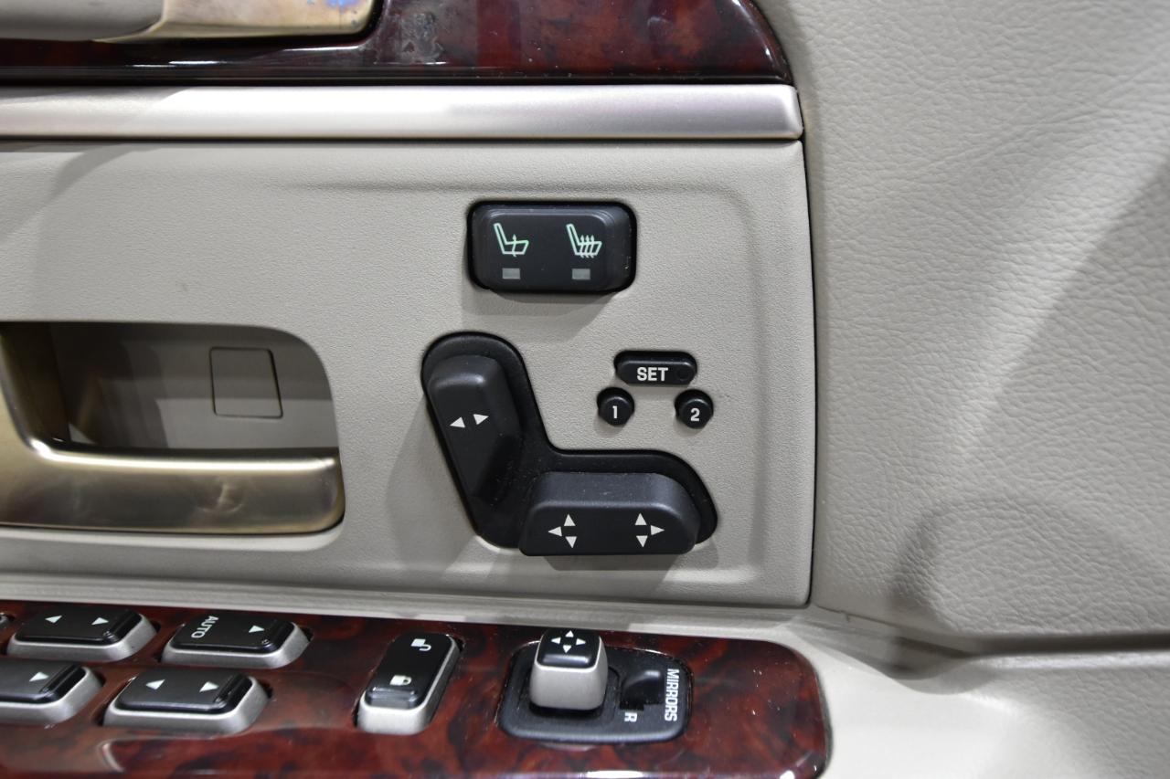Lincoln Town Car 4dr Sdn Signature Limited 2008