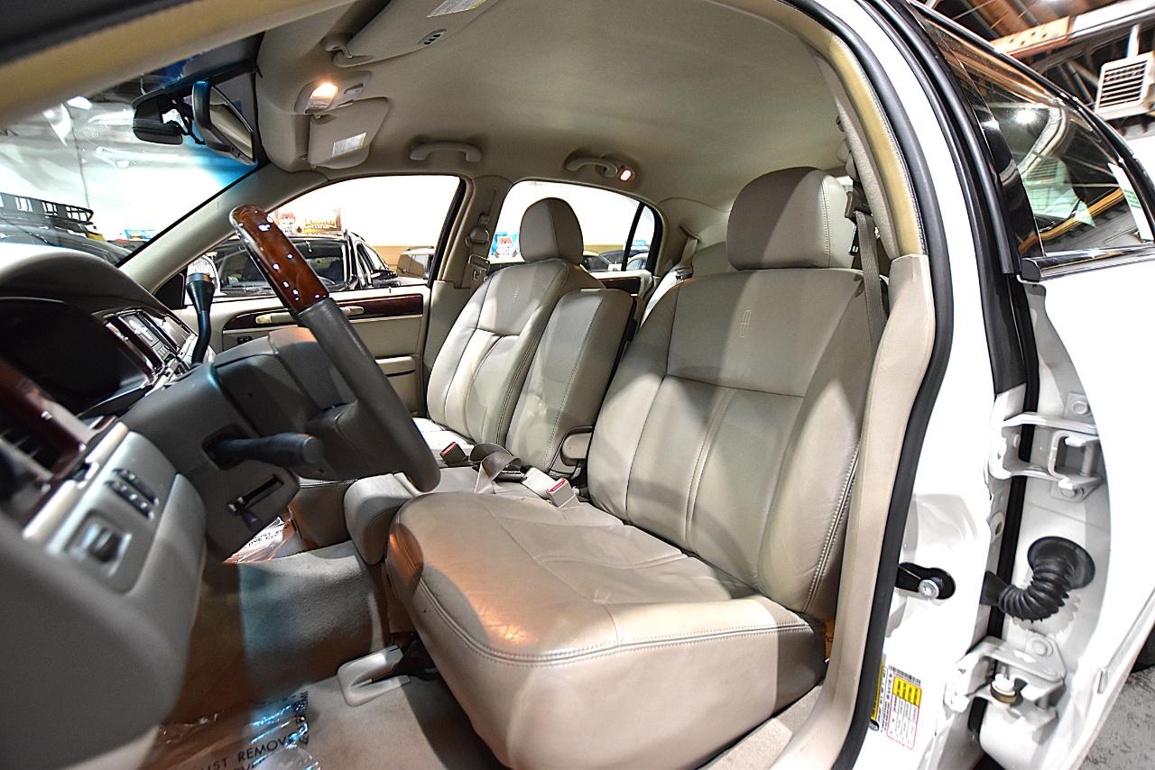 Lincoln Town Car 4dr Sdn Signature Limited 2008