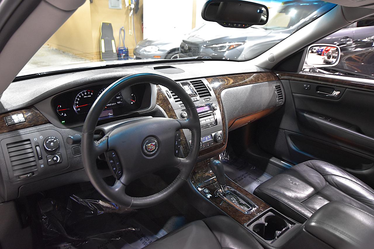 Cadillac DTS 4dr Sdn w/1SC 2009