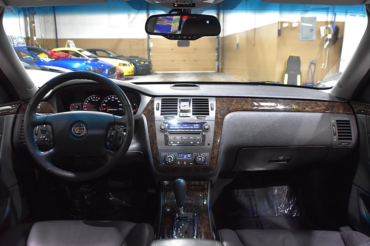 Cadillac DTS 4dr Sdn w/1SC 2009