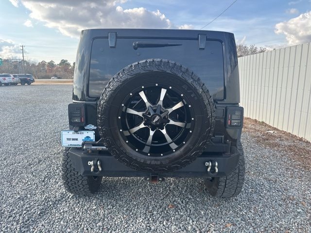 2012 Jeep Wrangler Unlimited Sahara photo 2