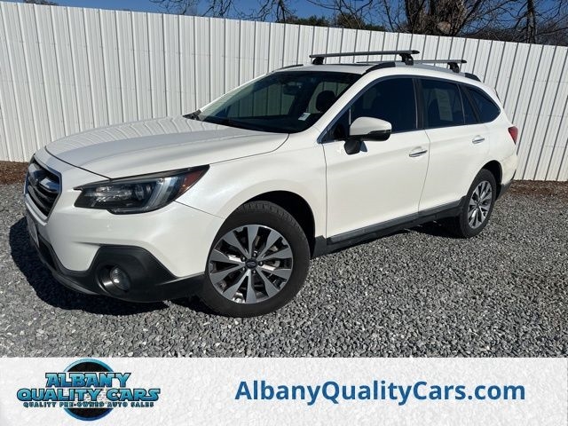 2018 Subaru Outback Touring's photo