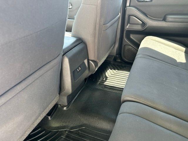 Nissan Frontier  2022