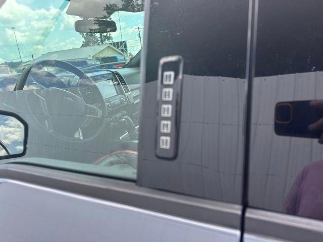 2019 Ford F-150 Lariat - Photo 10