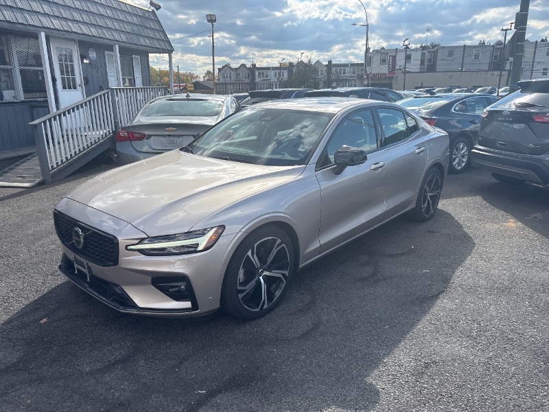 Volvo S60  2024 Volvo S60  2024