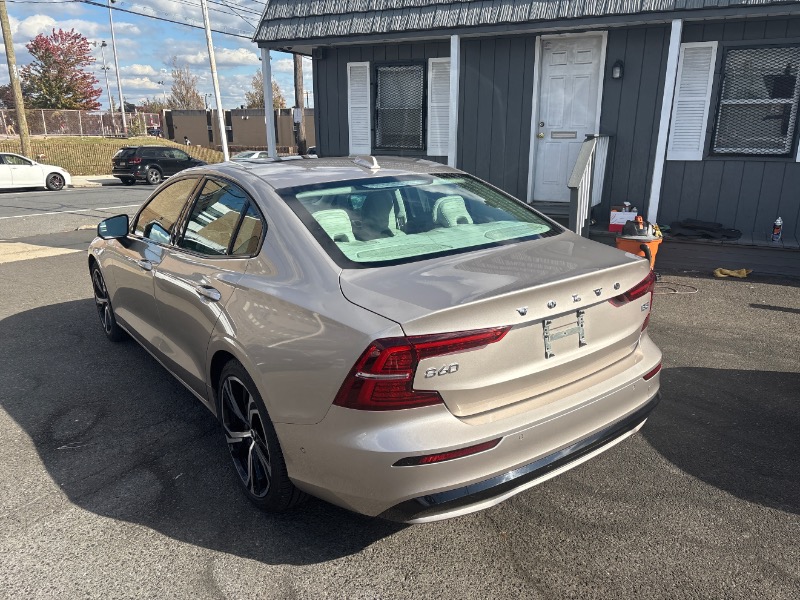 Volvo S60  2024 Volvo S60  2024