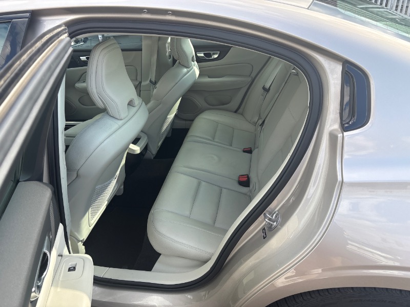 Volvo S60  2024 Volvo S60  2024