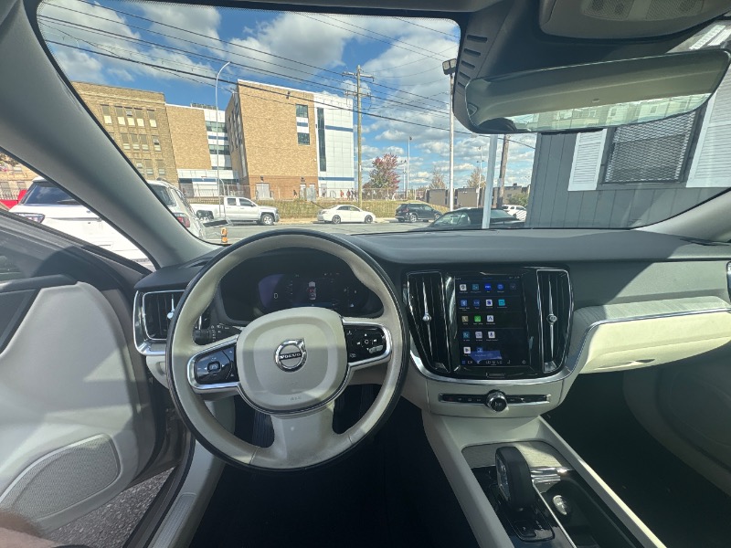 Volvo S60  2024 Volvo S60  2024