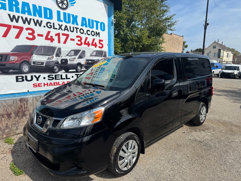 2019 Nissan NV200 SV photo 2
