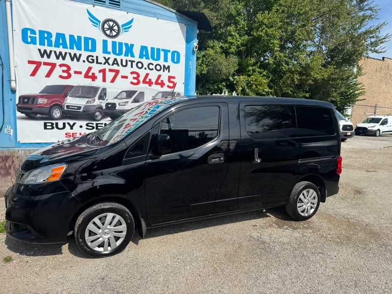 2019 Nissan NV200 SV photo 4