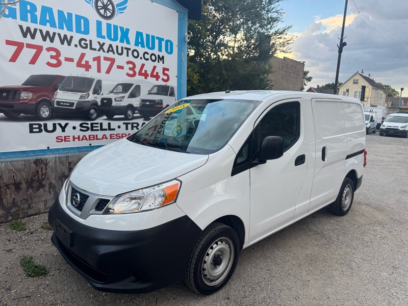 2018 Nissan NV200 SV photo 2