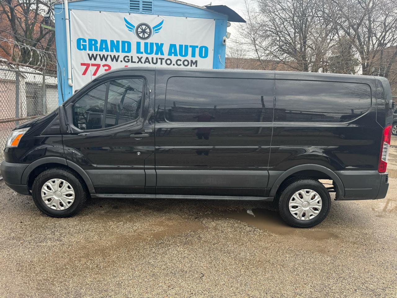 View vehicle photo 4