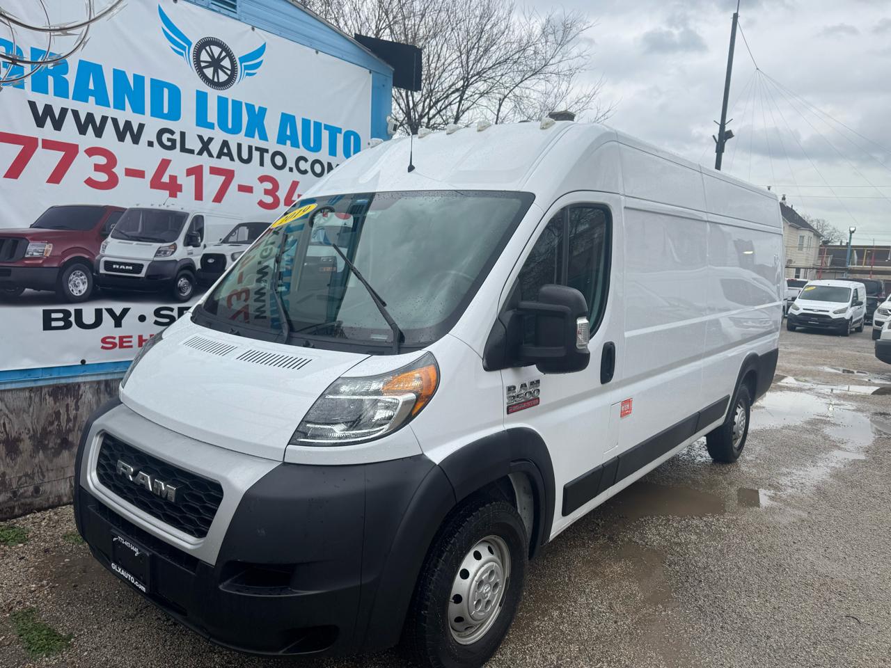 View vehicle photo 3