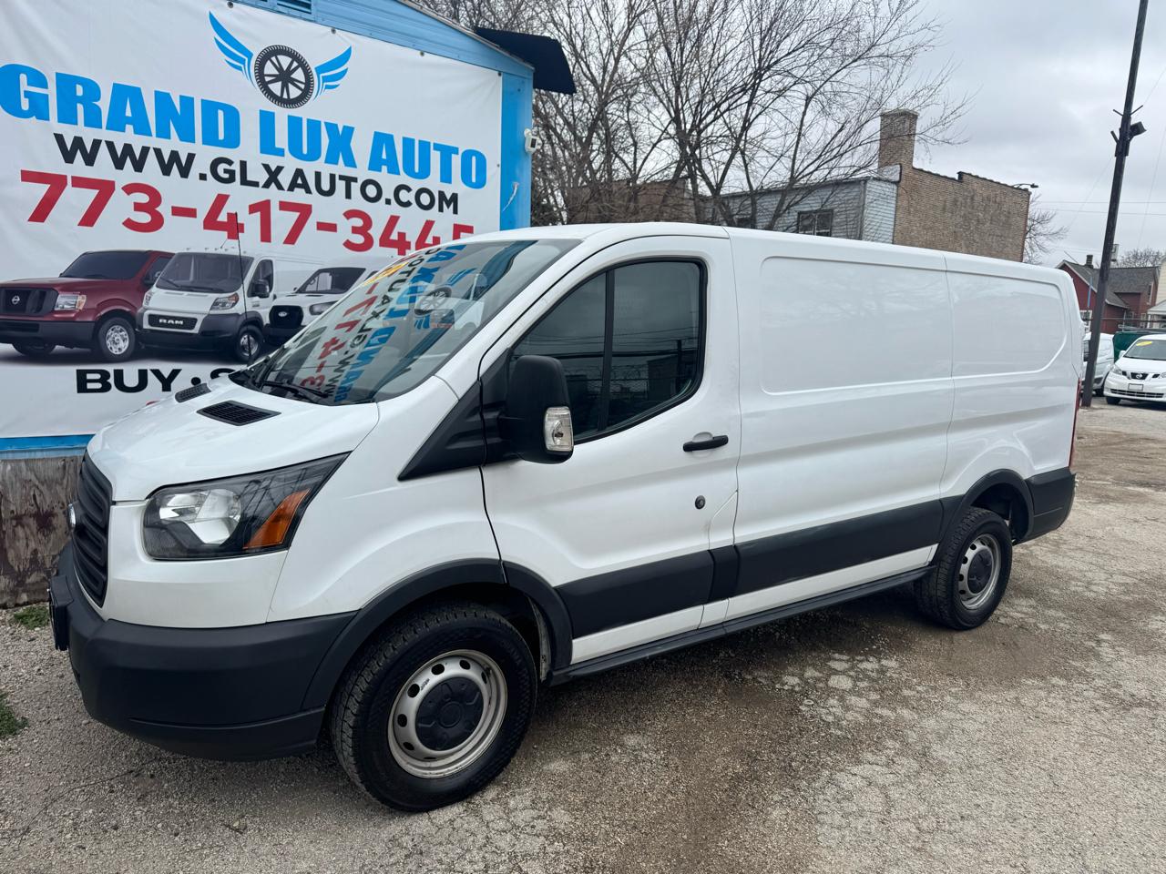 View vehicle photo 4