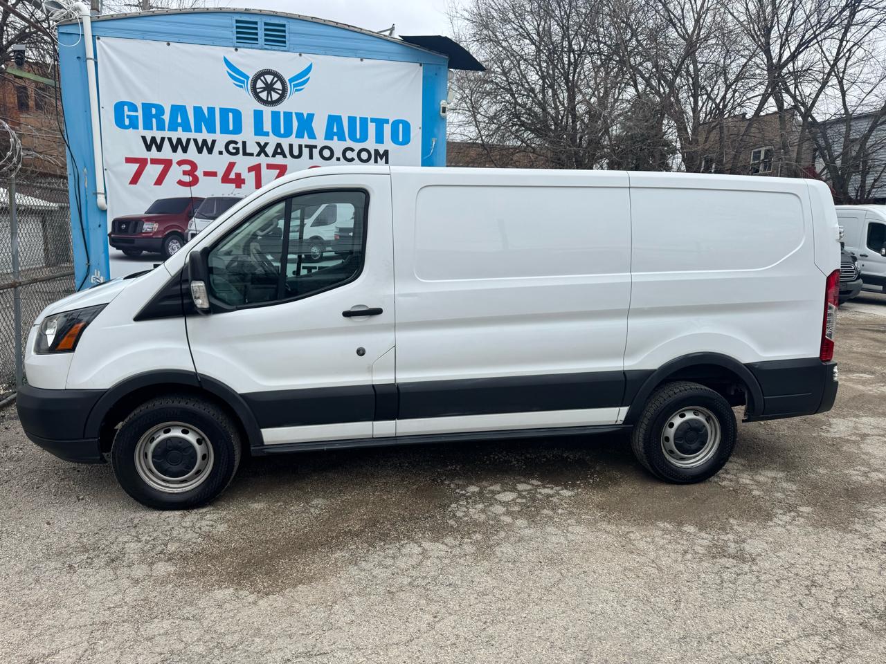 View vehicle photo 5