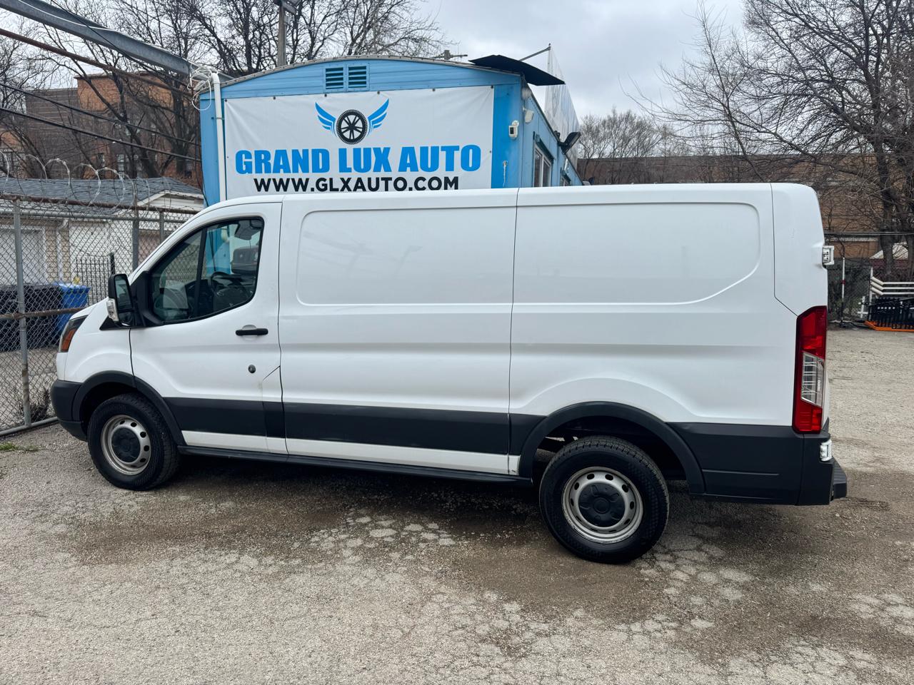 View vehicle photo 6