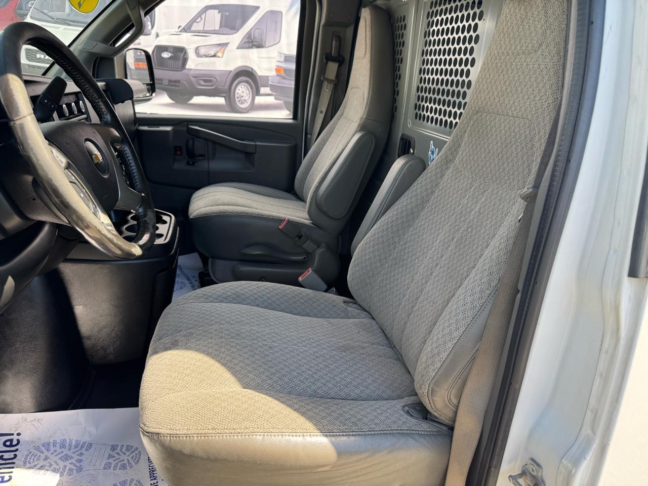 2017 Chevrolet Express Cargo Work Van - Photo 19