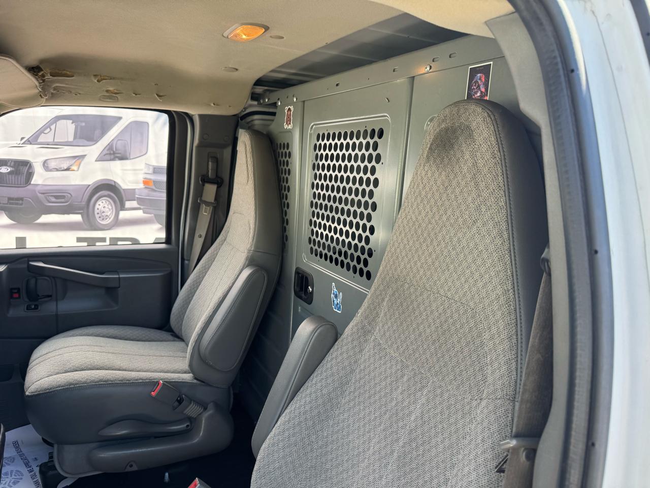 2017 Chevrolet Express Cargo Work Van - Photo 21